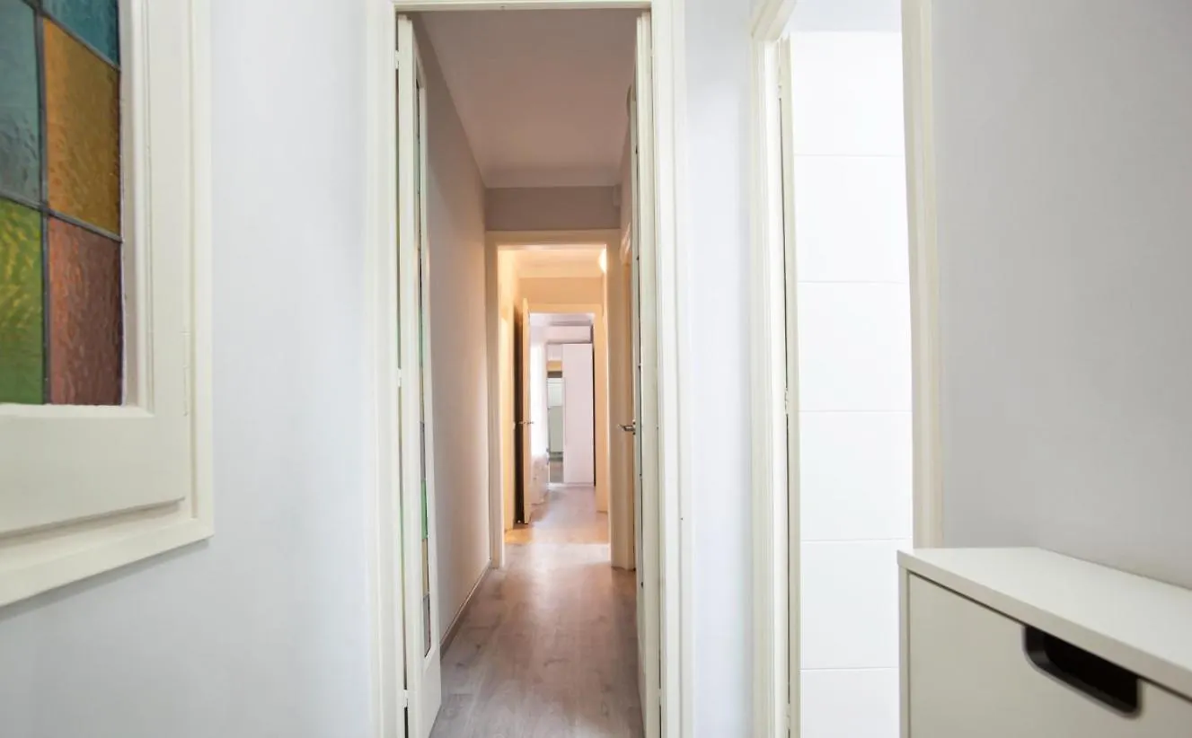 P2Par1002 - Super Bright & New Apartment In The City Center Barcelona 0*,  Spanyolország